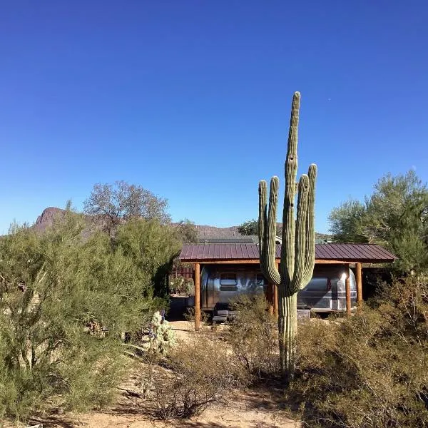 Vintage Airstream Lola Saguaro National Park, hotel v destinaci Tucson
