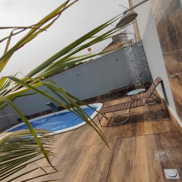 Casa alto padrão em bairro nobre de Caldas Novas com piscina quente e sala de jogos