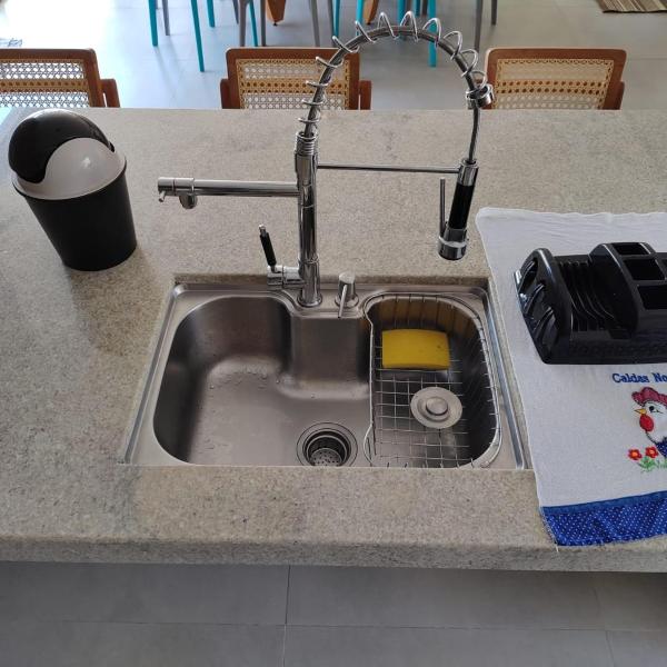Casa alto padrão em bairro nobre de Caldas Novas com piscina quente e sala de jogos - Foto 3