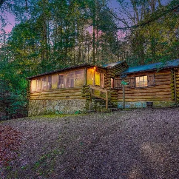 Russell Cabin, hotel di Logan