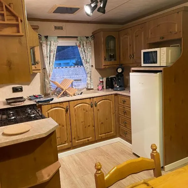 Mobilhome des Quatre Terres, hotel v destinaci Lesparre-Médoc