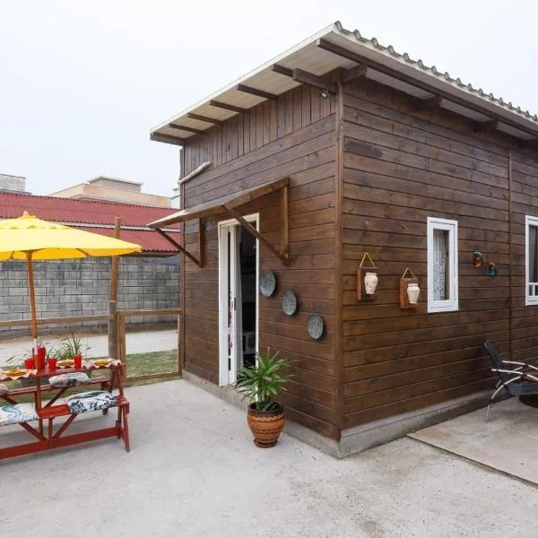 Casa Perto das melhores praias Florianópolis, 8 pessoas, ar condicionado, tv, wifi, cozinha completa, lavanderia,、フロリアノポリスのホテル