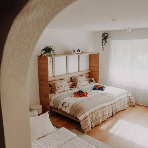 Superb Modern Studio Leukerbad, hotel u gradu Lojkerbad