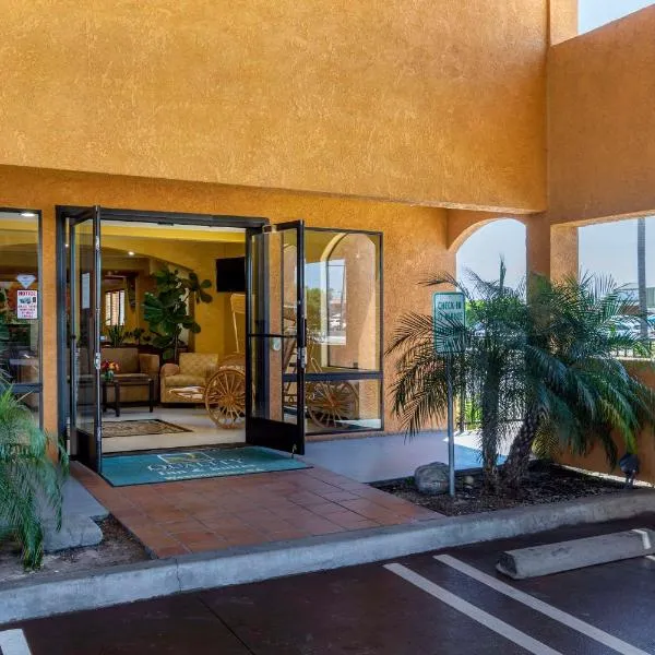 Quality Inn & Suites Westminster Seal Beach, hotel v destinaci Westminster