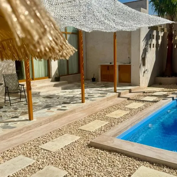 One bedroom villa with private Swiming pool, hotel v destinaci Ras al Khaimah