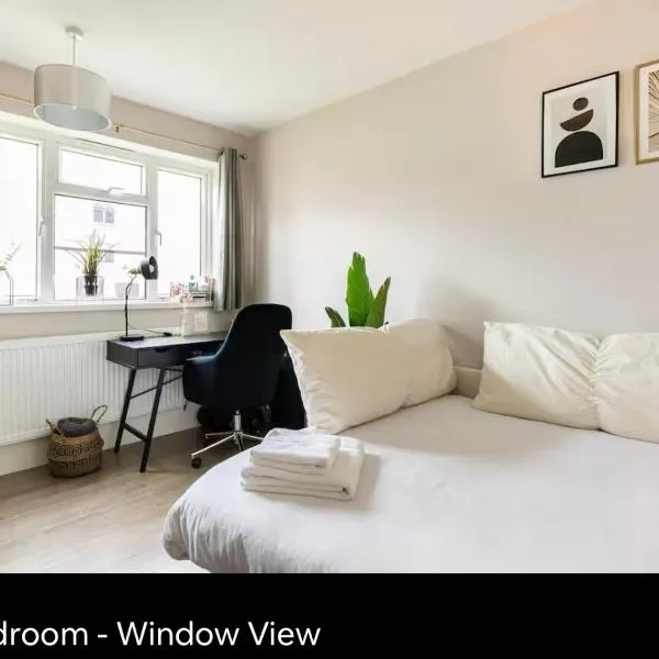 Charming Double Room Near Richmond Park Kingston Gate, hotel v destinaci Kingston upon Thames