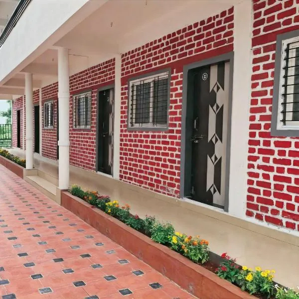 Fulgulab Lawns and Home Stay, hotel v destinaci Junnar