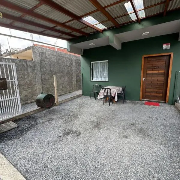 Casa para família em Bombinhas, hotel in Bombinhas