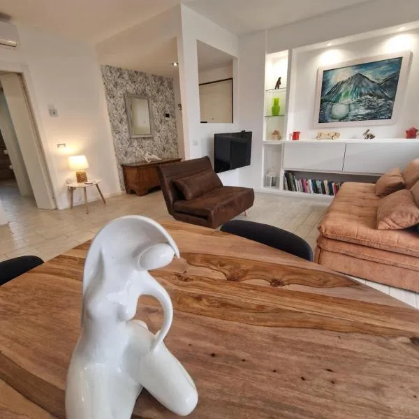 Domus Milano sul Naviglio-Free Parking-NoCityTax, hotel v destinaci Trezzano sul Naviglio
