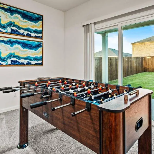 Relocate In Comfort Spacious Home With Yard, hotel v destinaci Lavon