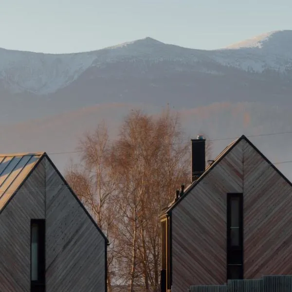 FlowFort - Karkonosze - Mountain View - Private Hot Tub & Sauna, hôtel à Wojcieszyce