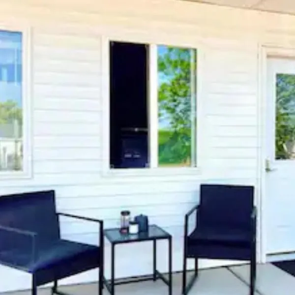 Cozy Studio Steps from Ferry Downtown St Ignace, hotel a Saint Ignace