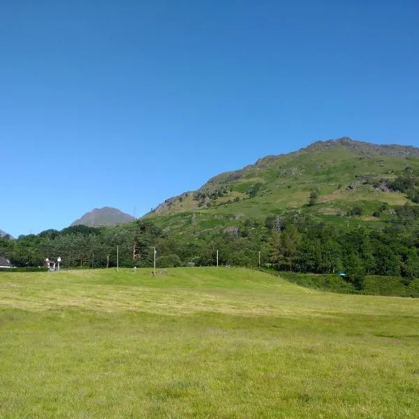 Inveruglas Farm Cottage, hotel en Arrochar