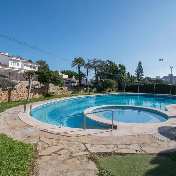Chalet Piscina Urbanización De Lujo Cerca Del Mar，位于瓦伦西亚的酒店