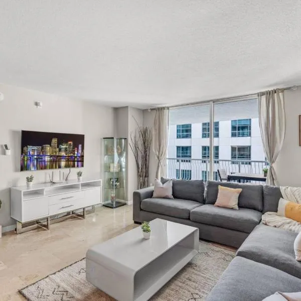 Waterfront and City Lights 1-BR With Free Parking, hotel v Miami