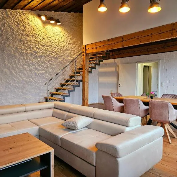 Exklusive große Ferienwohnung für 7 Personen, Parkplatz, Balkon, 3 Schlafzimmer, hotel v destinaci Bayreuth