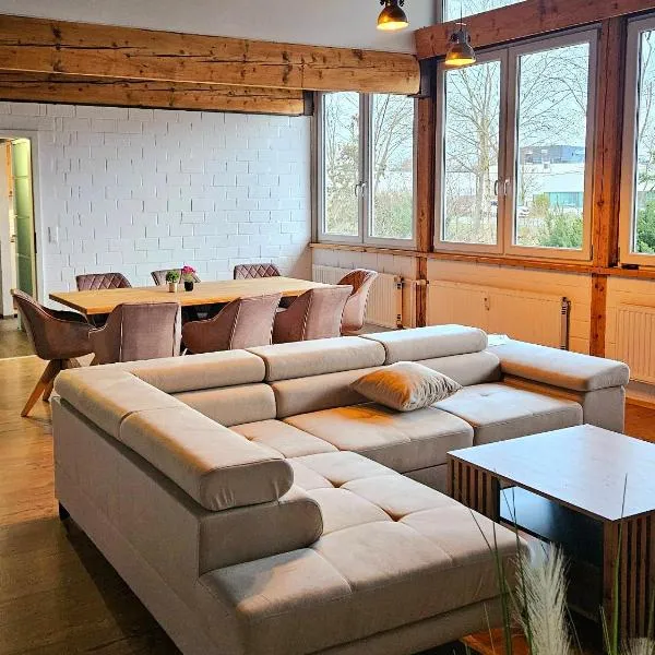 Exklusive große Ferienwohnung für 7 Personen, Parkplatz, Balkon, 3 Schlafzimmer, hotel v destinaci Bayreuth