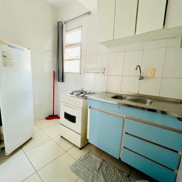 Quarto, sala, cozinha e banheiro, ar condicionado, á 2 minutos da praia do porto da barra-203-46 - Foto 4