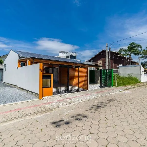 RUC - Casas a 270m da Praia do Canto Grande, Hotel in Canto Grande