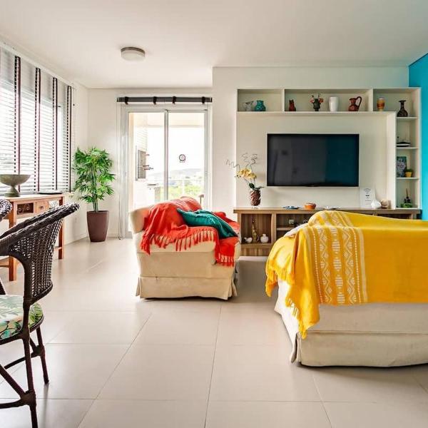 Apto 2Q e churrasq. 800m da praia de Jurerê SGA202