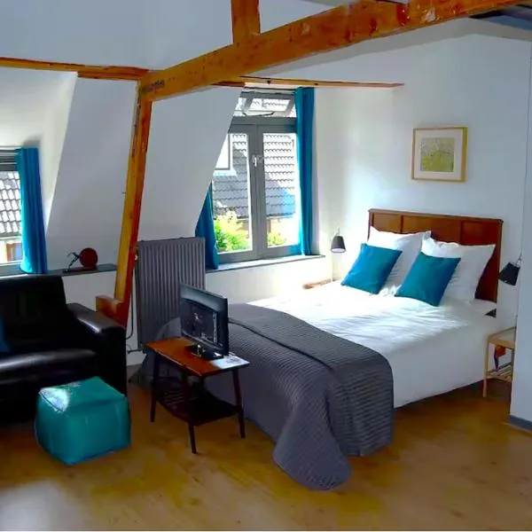 Apartement with terras in Amsterdam Noord, hotel v destinaci Amsterdam
