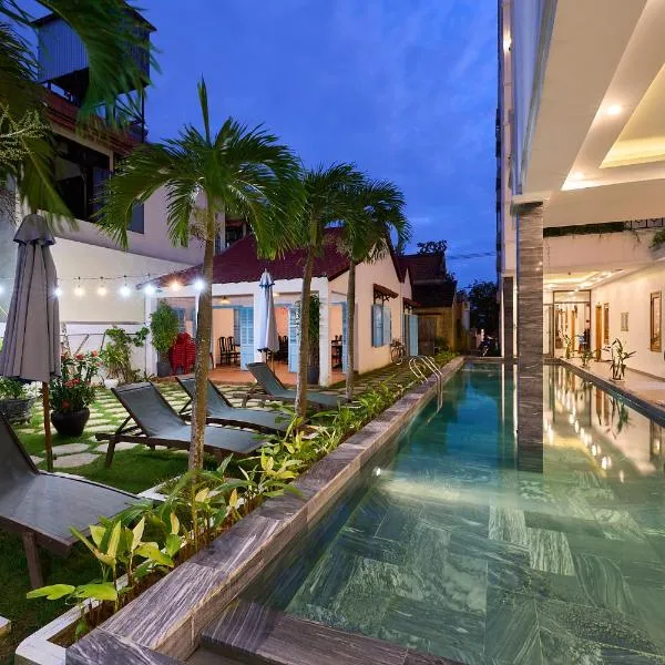 Hoi An Legend Charm Boutique Hoi An Hotel، فندق في هوي ان