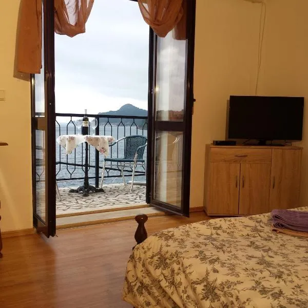 Apartments "Villa Mungos" Sobra, hotelli Sobrassa