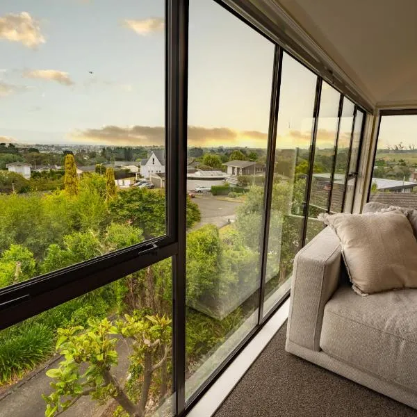 River City Views With Spa Pool, BBQ & Sky TV, hotell Whanganuis