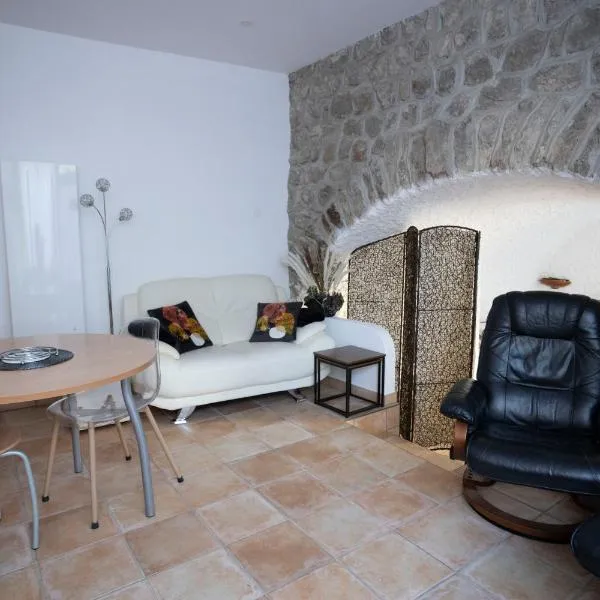 Le Studio, hotel in Jaujac
