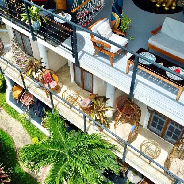 Habibi Hostel & Restaurant, hotel in Unawatuna