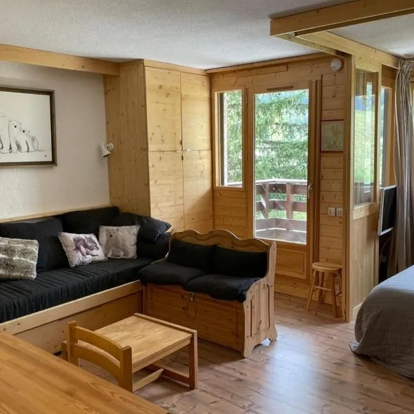 Pretty T2 with balcony and view to the slopes, hotell i Saint-Chaffrey
