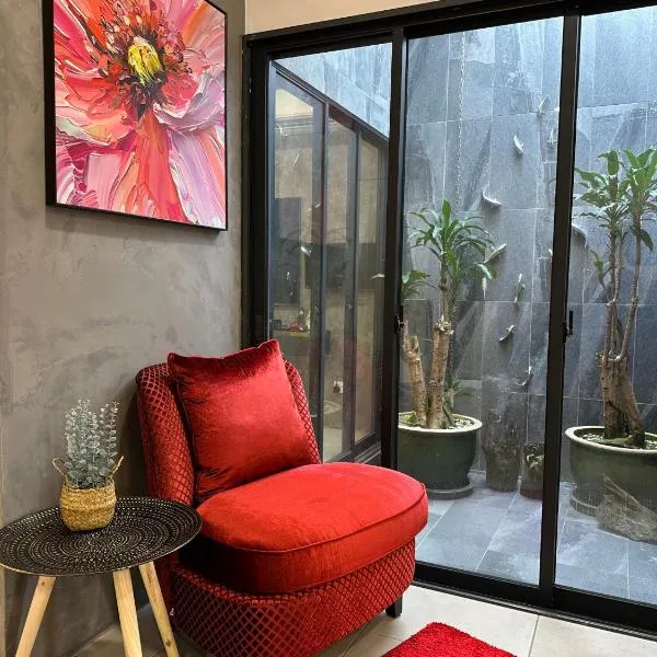 Cozy Casa Marbella Single Storey House, hotel in Kuching