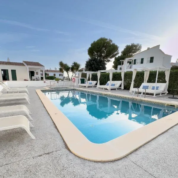 Apartamentos Annabel's II, hotel Cala Galdanában