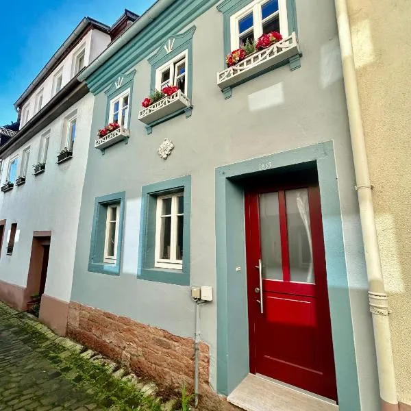 Altes Dichterhaus von 1859, hotel in Miltenberg