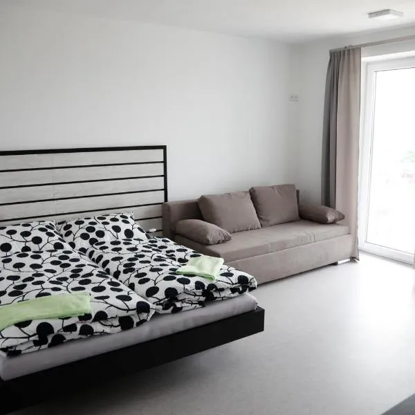 Penzion Vinařská, hotel v destinaci Polešovice