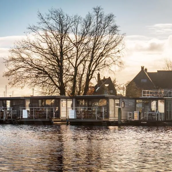 Houseboat XL Zwartsluis 1, hotel em Zwartsluis