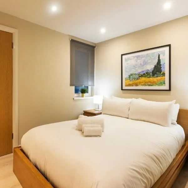 The Van Gogh - Unique 1 bd -Gold Short Term Stays, hotel in Belfast