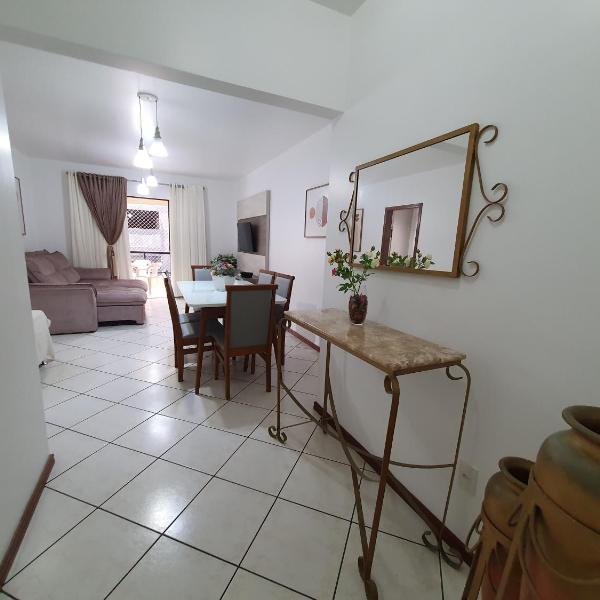 Apto Meia Praia - Itapema 130m do mar com roupa de cama e toalhas - Foto 4