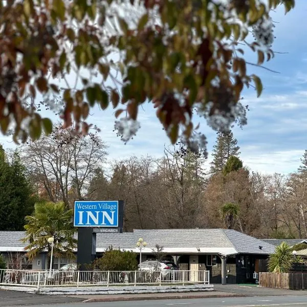 Western Village Inn-NEWLY RENOVATED, hotel in Willits