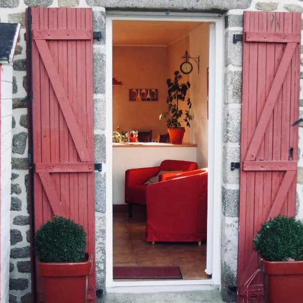 Proche Mont St-Michel, deux maisons authentiques au cœur de la nature, domaine de l'Angevinière, hotel in Saint-Laurent-de-Terregatte