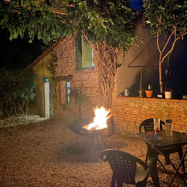 Chez Ashley, hotel v destinaci Lissac