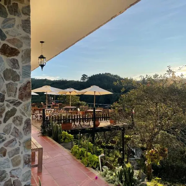 Glamping Ancestros Ecoparque, khách sạn ở Girardota