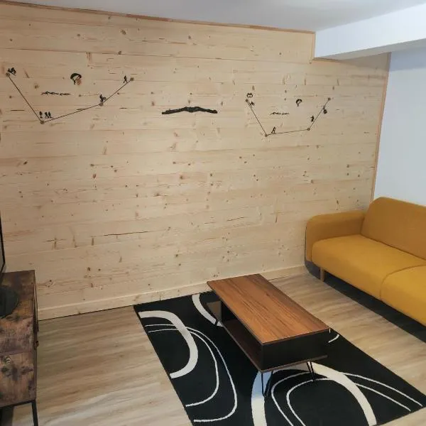 Joli appartement à Mont-Louis, hotel in Mont-Louis