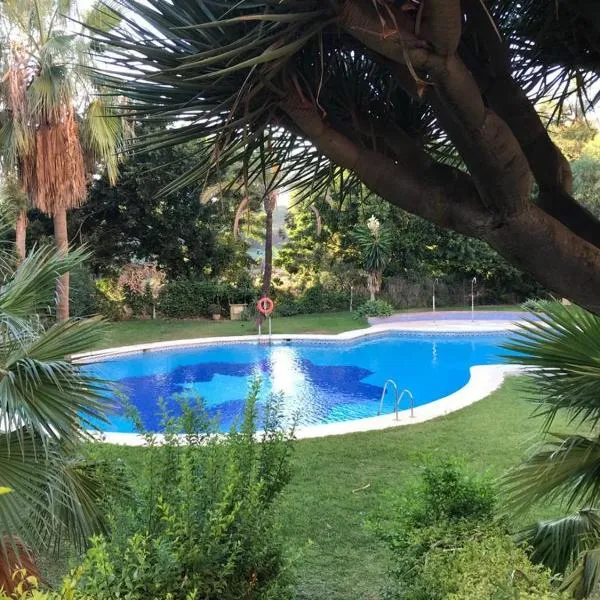 Playa y paz, hotel in Benalmádena
