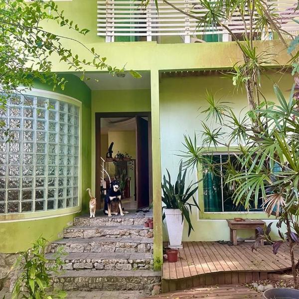 Casa Samaúma Floripa, ALUGUEL DE QUARTOS - Achochego e Tranquilidade à 30 metros da Praia