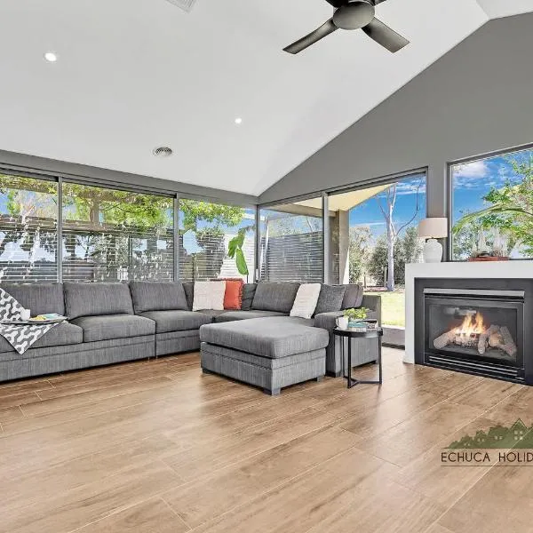 Palamcotta Lodge - Echuca Holiday Homes, hotel sa Moama