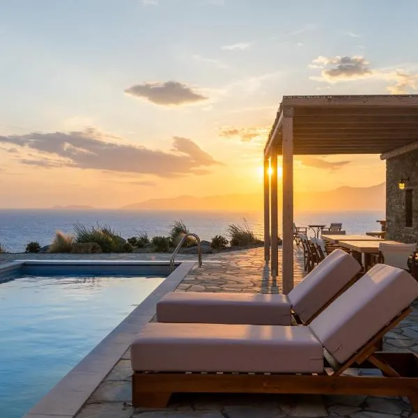 Seahorse Upper Floor Villa with Private Pool - Andros, hótel í Makrotándalon