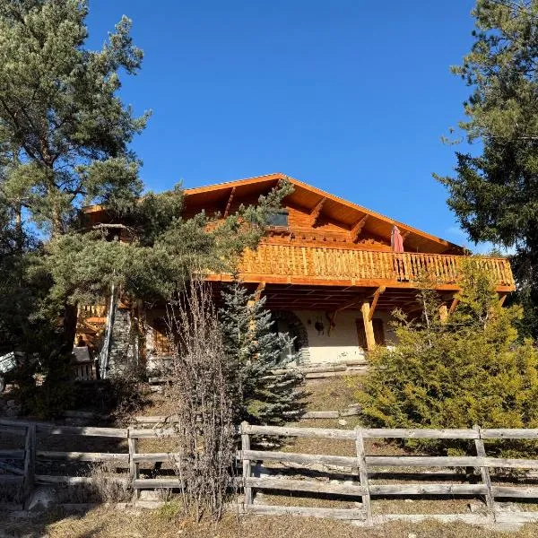 Chalet avec Spa Magnifique vue, hotelli kohteessa Barcelonnette
