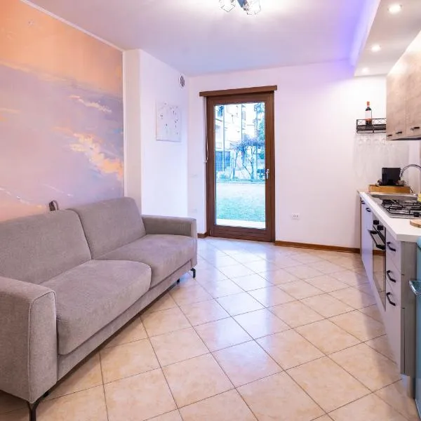 - Luxury Apartment With Garden -, hotel in Monfalcone