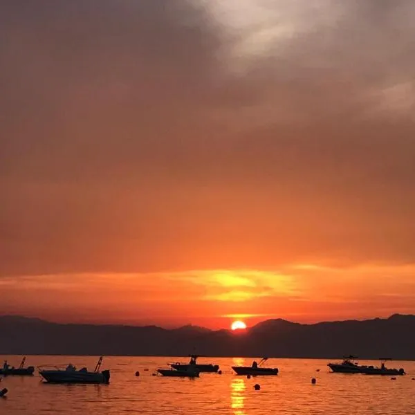 SOLE ROSSO Casa vacanze，Saline Joniche的飯店